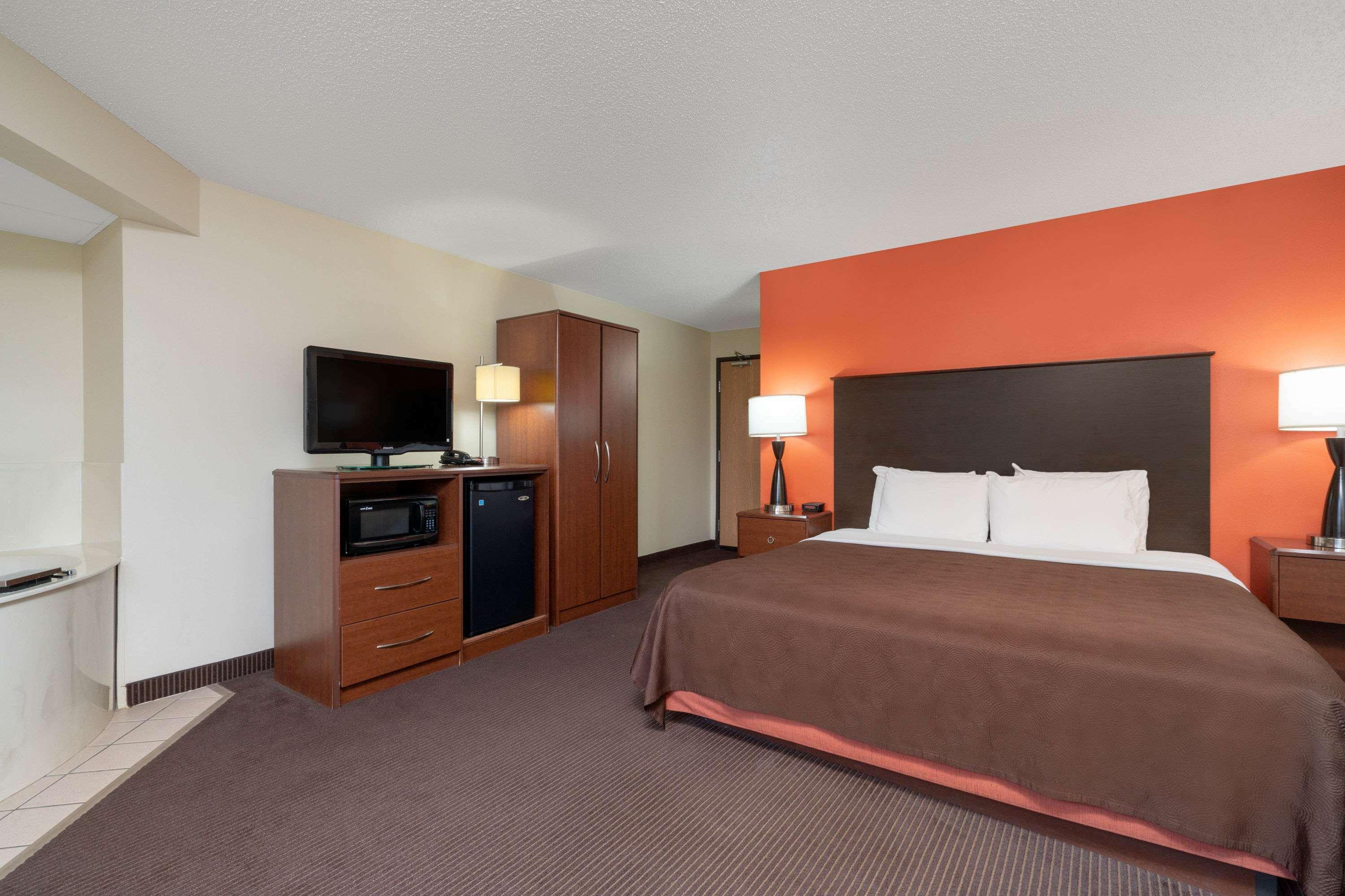 Americinn By Wyndham Coon Rapids Exterior photo