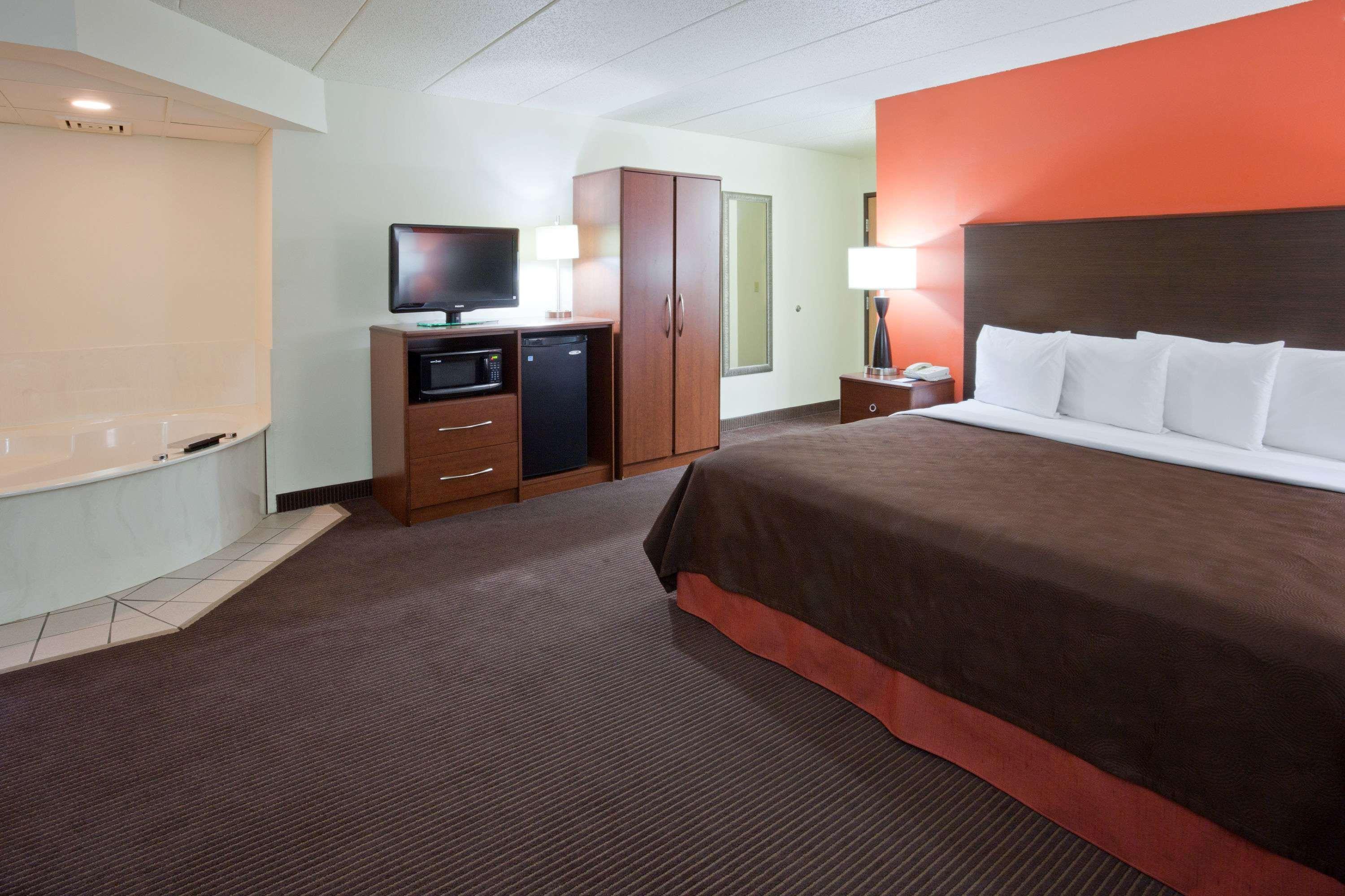 Americinn By Wyndham Coon Rapids Exterior photo